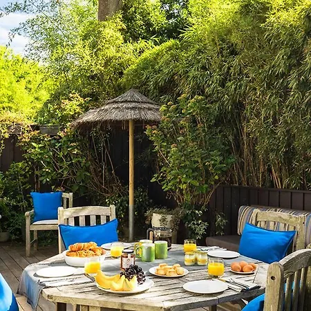 Villa Sur Mer Sleeps 4 *