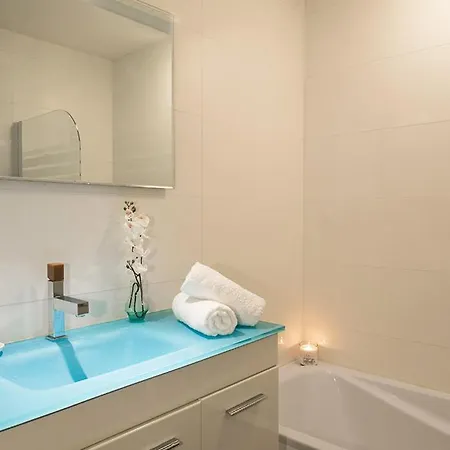 Sur Mer Sleeps 4 Villa *