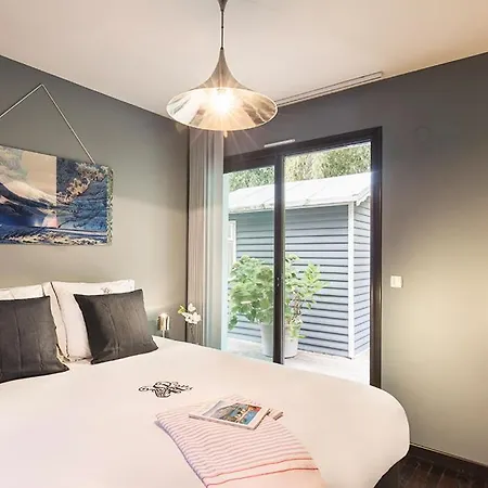 Sur Mer Sleeps 4 *